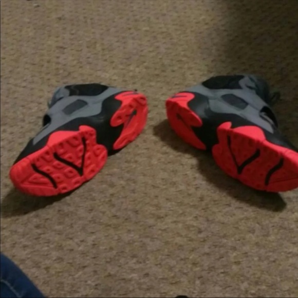 Nikes - Picture 2 of 4